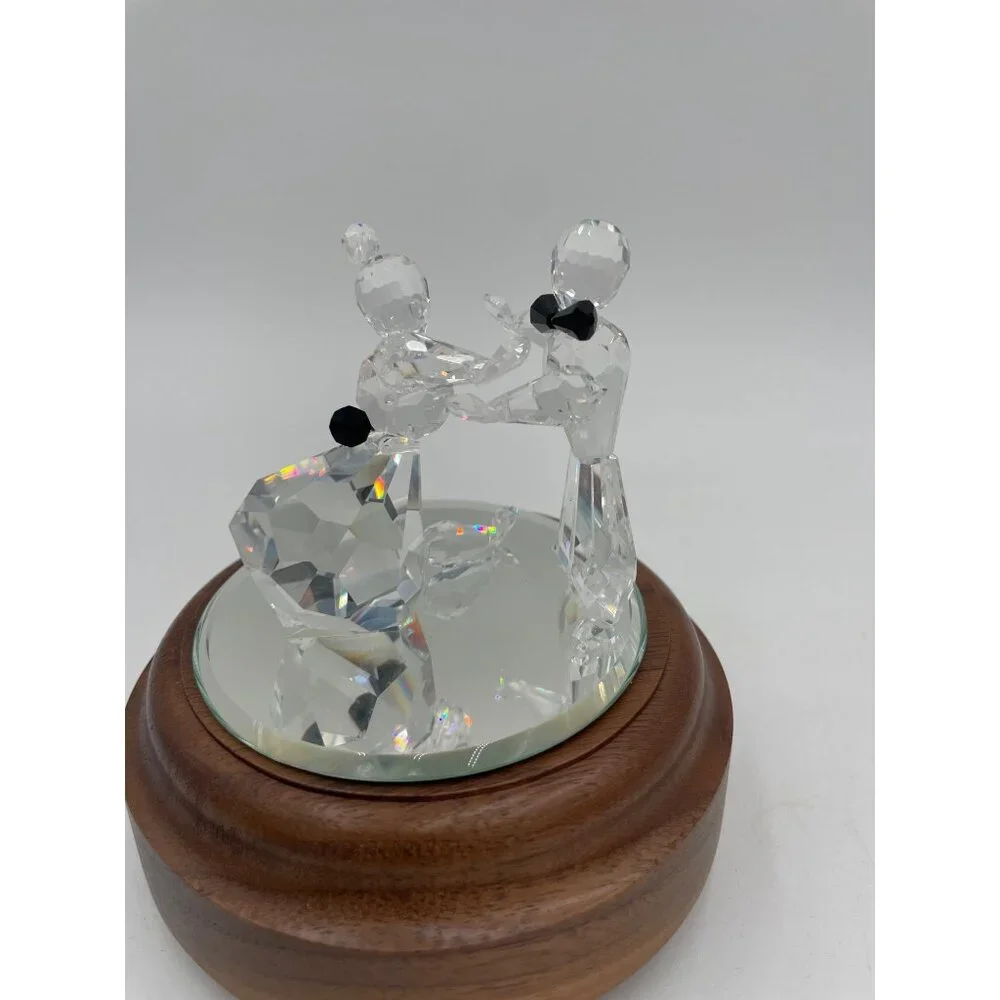 Swarovski Crystals  Wedding Couple Figurine Music Box Anniversary Waltz